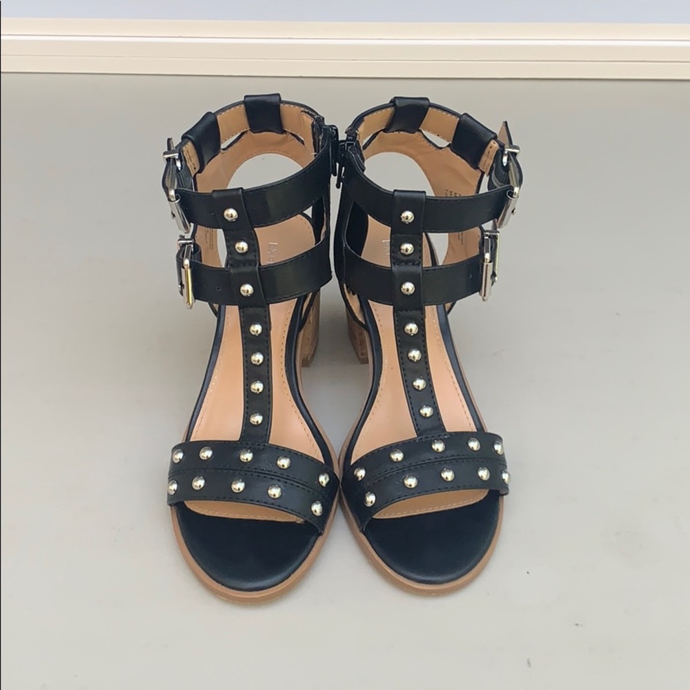 Express heeled black leather sandals. Size 6. - Picture 2 of 8